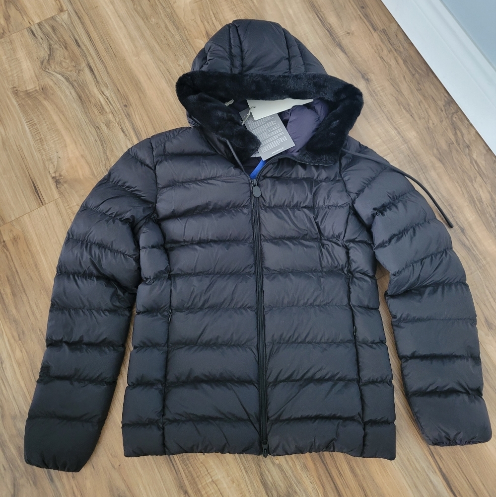 "New" Invicta Women's Puffer with Hood, Black, Size Large